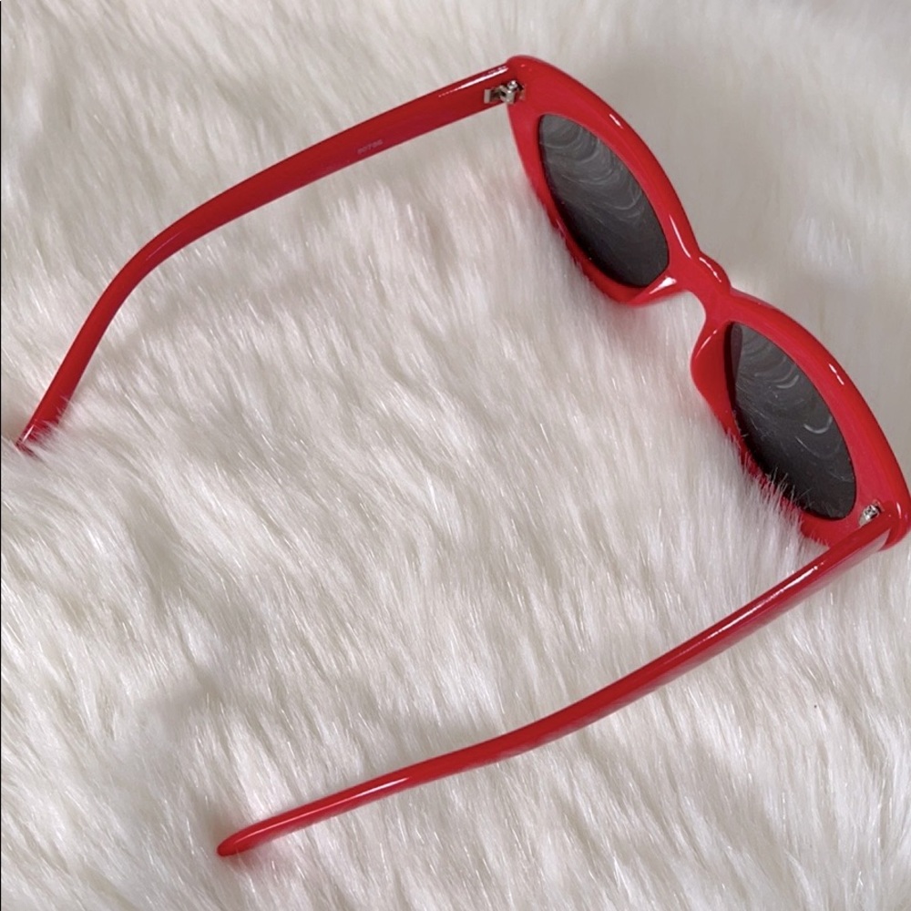 Sunglasses - Picture 2 of 5